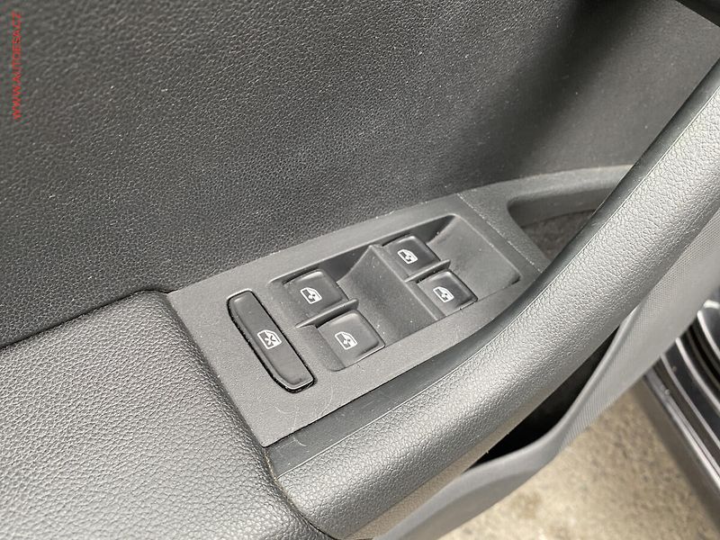 Škoda Octavia (2014) 2.0TDi, ČR, Elegance, bixen - fotka 13 z 18