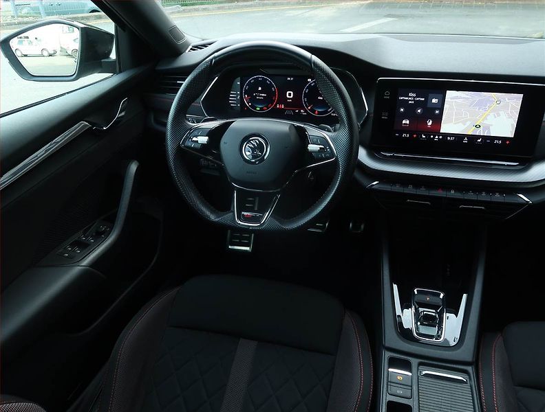 Škoda Octavia (2023) RS 2.0 TSI - fotka 7 z 25