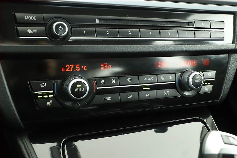 BMW Řada 5 (2014) Modern Line 525d xDrive, 4X4 - fotka 11 z 17