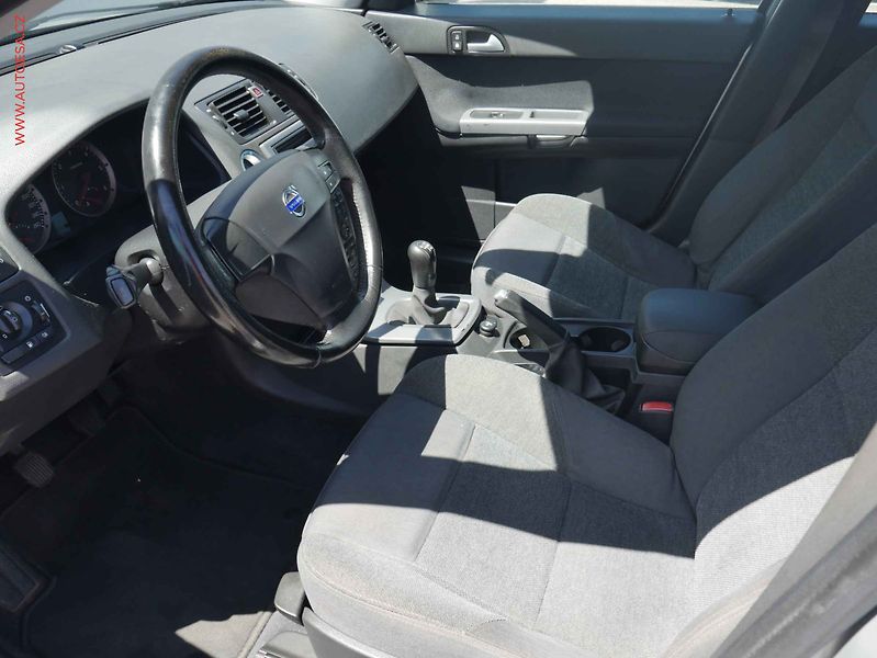 Volvo S40 (2004) 2.0d, ČR - fotka 9 z 14