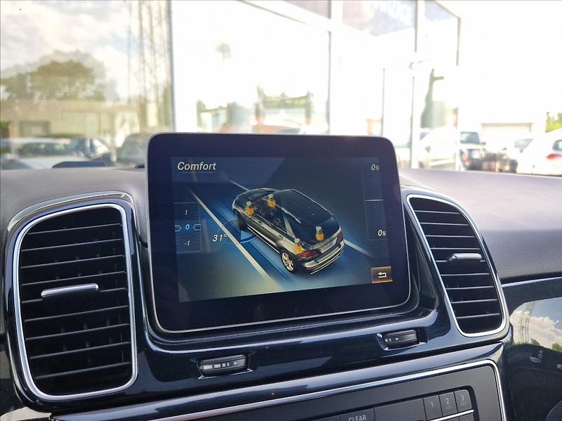 Mercedes-Benz GLE 3,0 i AMG 270kW 4MATIC PANORAM - fotka 36 z 50