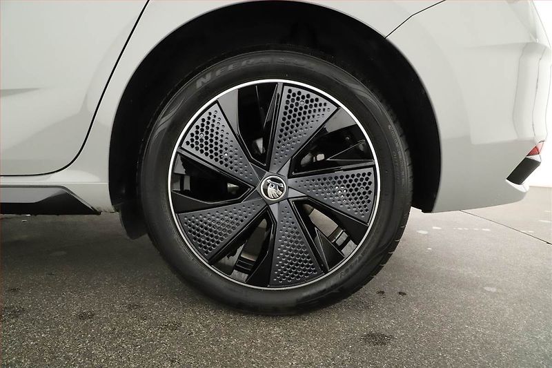 Škoda Scala (2024) Monte Carlo 1.0 TSI - fotka 12 z 21