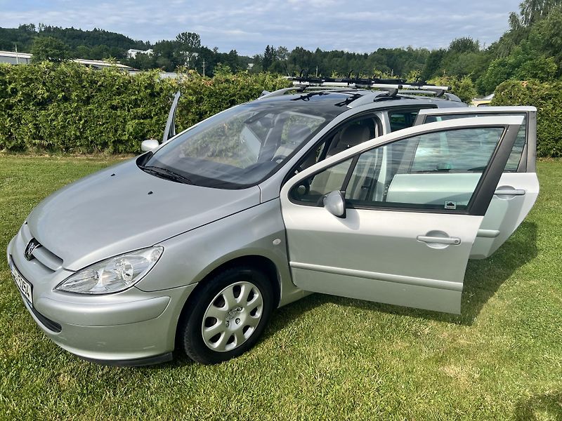 Peugeot 307 2.0HDI 66KW,PANORAMA,TZ,1MAJDR - fotka 27 z 46