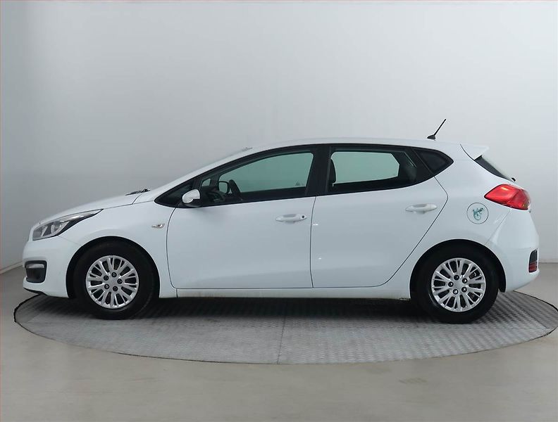 Kia Ceed (2017) 1.4 CVVT, Serv.kniha - fotka 3 z 15