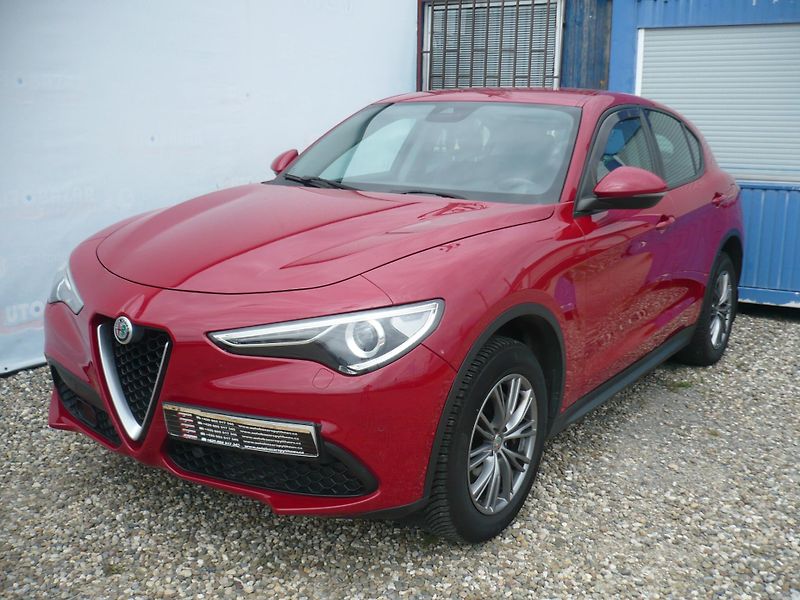 Alfa Romeo Stelvio 2.0T Q4 Kamera Klima - fotka 1 z 33