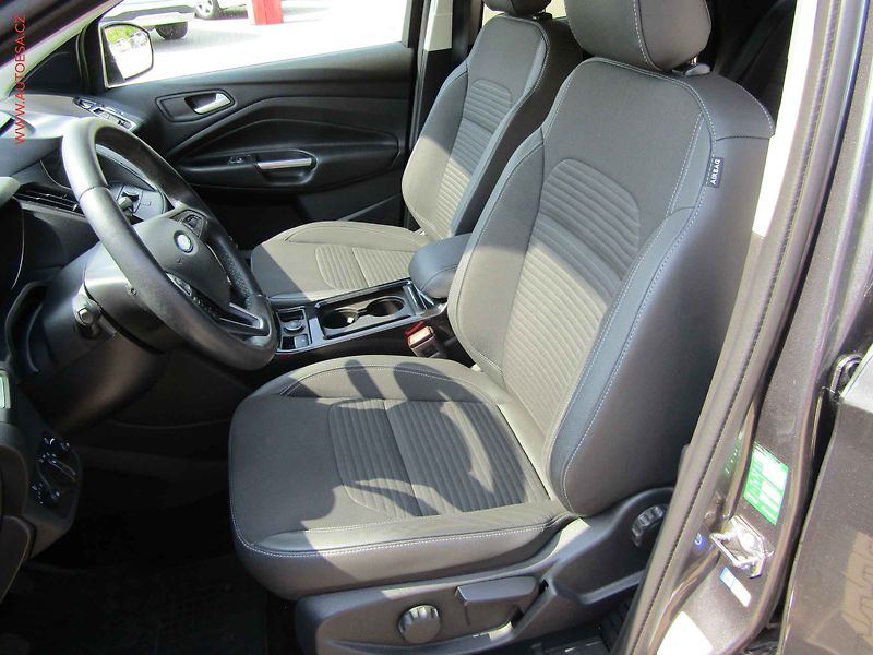 Ford Kuga (2018) 2.0TDCi 4x4, AC, výhřev sed. - fotka 9 z 16