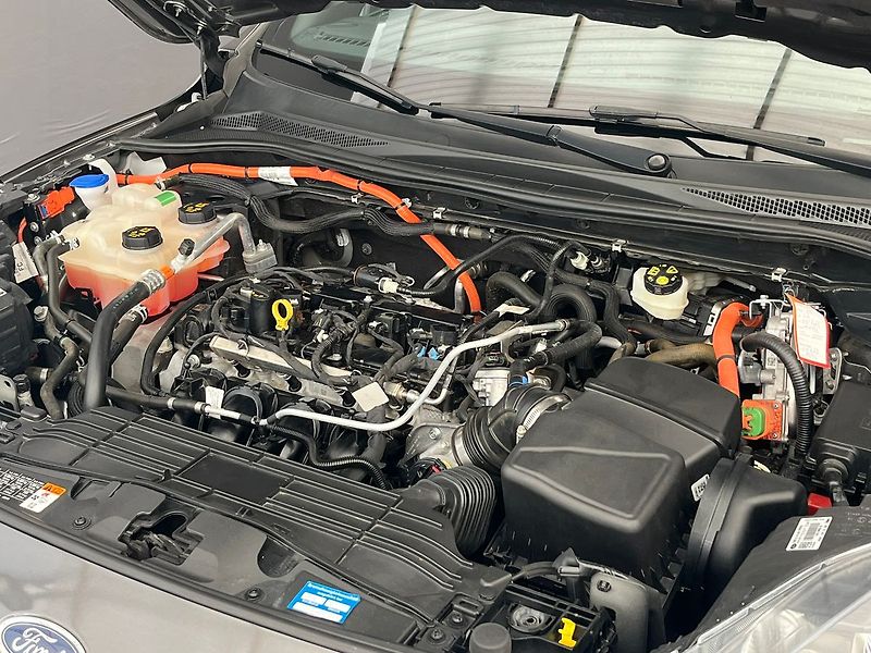 Ford Kuga 2.5 Duratec HEV 4x4 ST-LINE - fotka 36 z 66