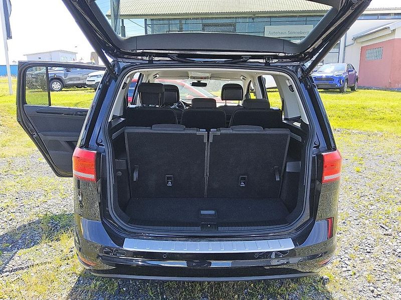 Volkswagen Touran 1.5TSI 110kW Highline TZ 7Mist - fotka 4 z 4