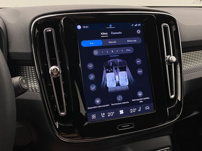 Volvo XC40 PURE ELECTRIC RECHARGE PLUS - fotka 35 z 51
