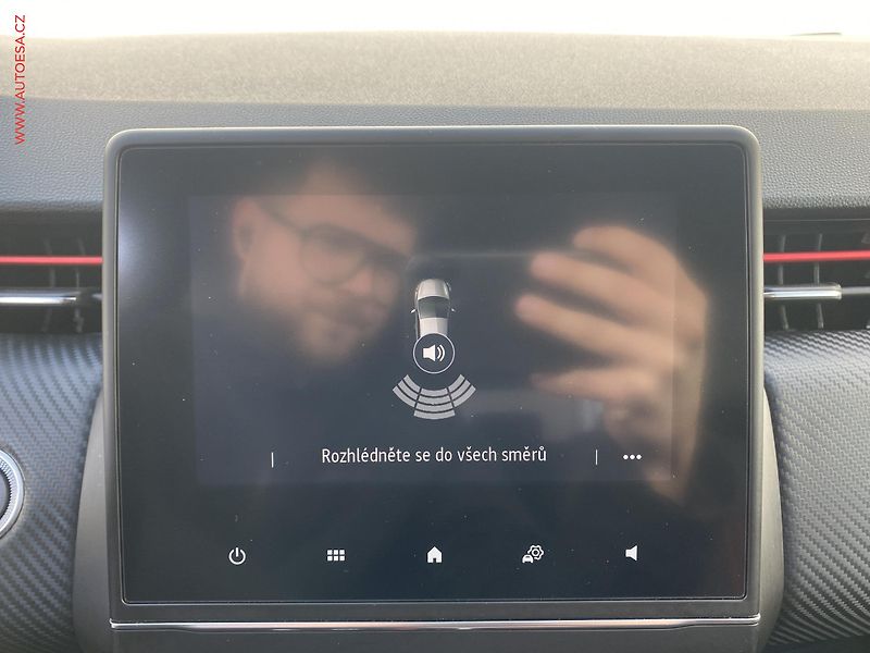 Renault Clio (2020) 1.0 TCe, RS Line, LED, navi - fotka 18 z 18