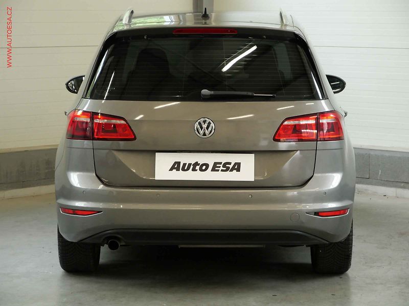 Volkswagen Golf Sportsvan (2015) 1.6 TDi, DSG, navi, park - fotka 5 z 20
