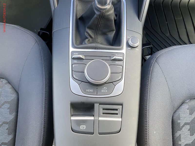 Audi A3 (2016) 1.4TSi SPORTBACK, ČR, AC - fotka 13 z 17