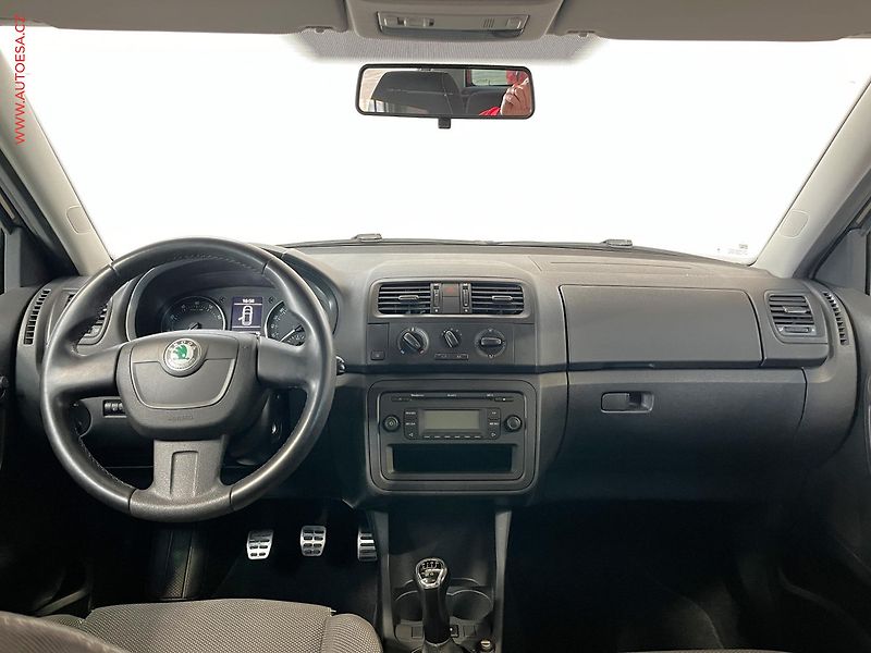 Škoda Fabia (2011) 1.2 TSi, ČR, AC, STK1/28 - fotka 8 z 13