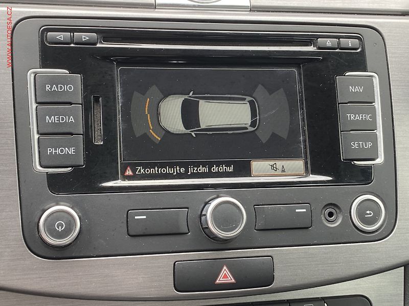 Volkswagen Passat (2012) 1.4 TSi, Comfortline, park - fotka 17 z 18