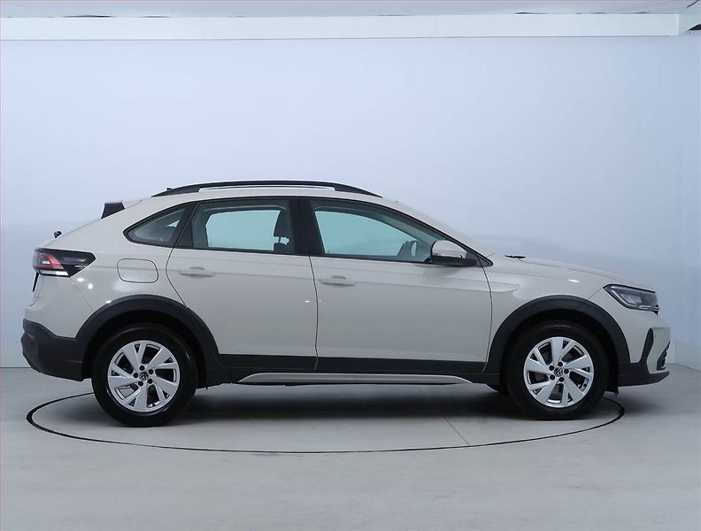 Volkswagen Taigo (2022) Life 1.0 TSI, Automat - fotka 6 z 19