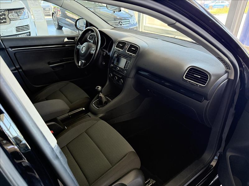 Volkswagen Golf 1,6   77kW,2.MAJITEL - fotka 8 z 22