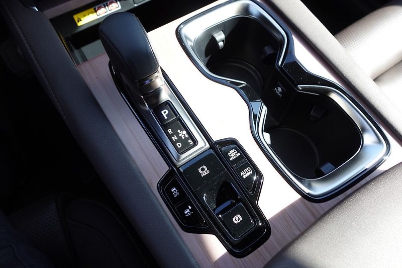 Lexus RX 450h plus RX450h+ Plug-in Luxury - fotka 23 z 36