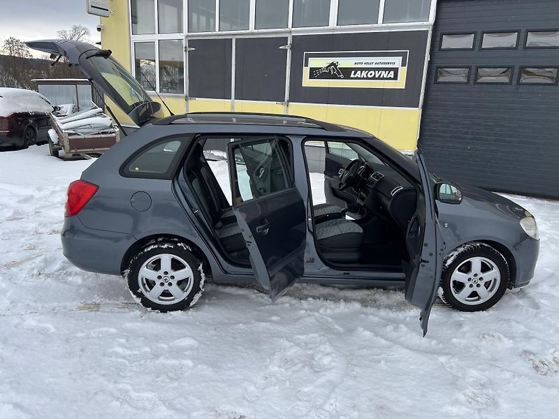 Škoda Fabia 1.4MPI 63KW,KLIMA,ALU,TEMPOMAT - fotka 29 z 38
