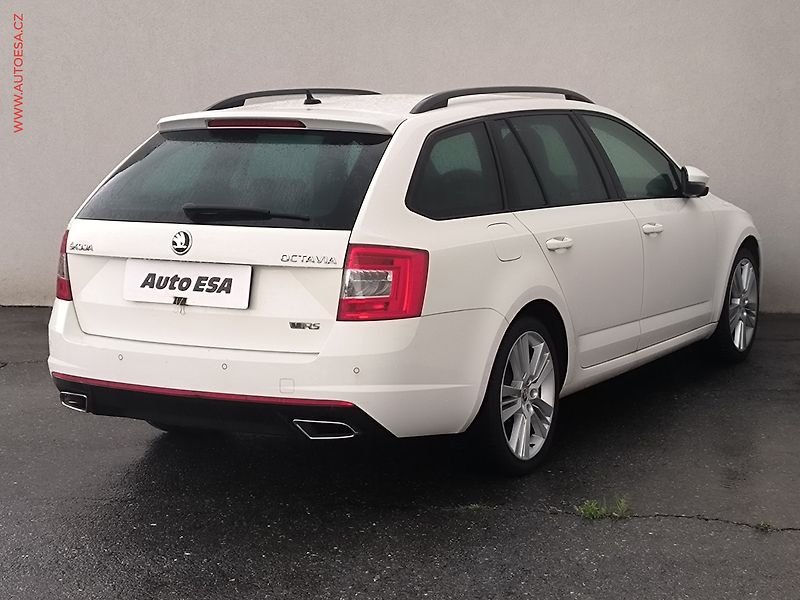 Škoda Octavia (2014) 2.0 TDi, Bixen, navi, park - fotka 4 z 21
