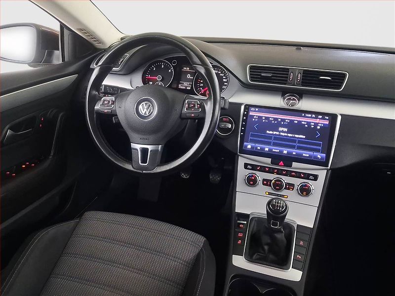 Volkswagen CC (2013) 2.0 TDI, Xenony, Tempomat - fotka 7 z 16