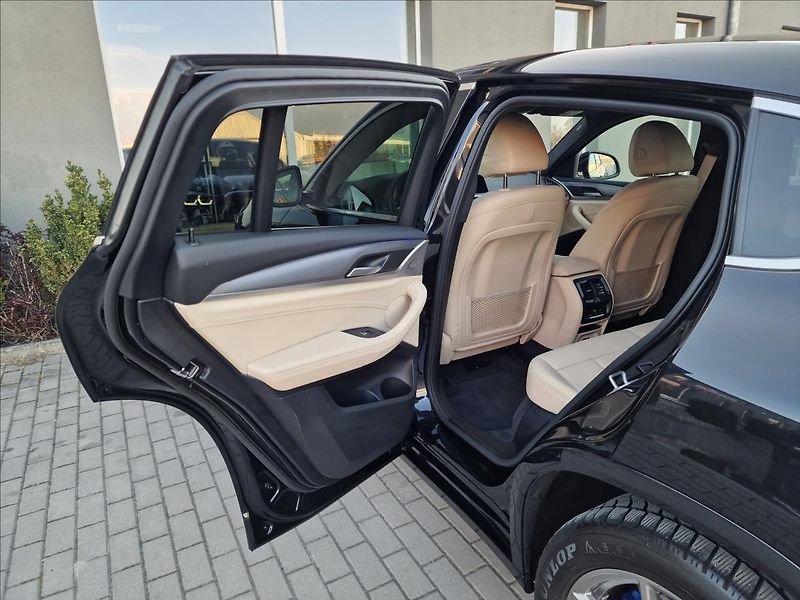BMW X4 30d Xdrive M Sport, ČR,1.Maj. - fotka 18 z 50