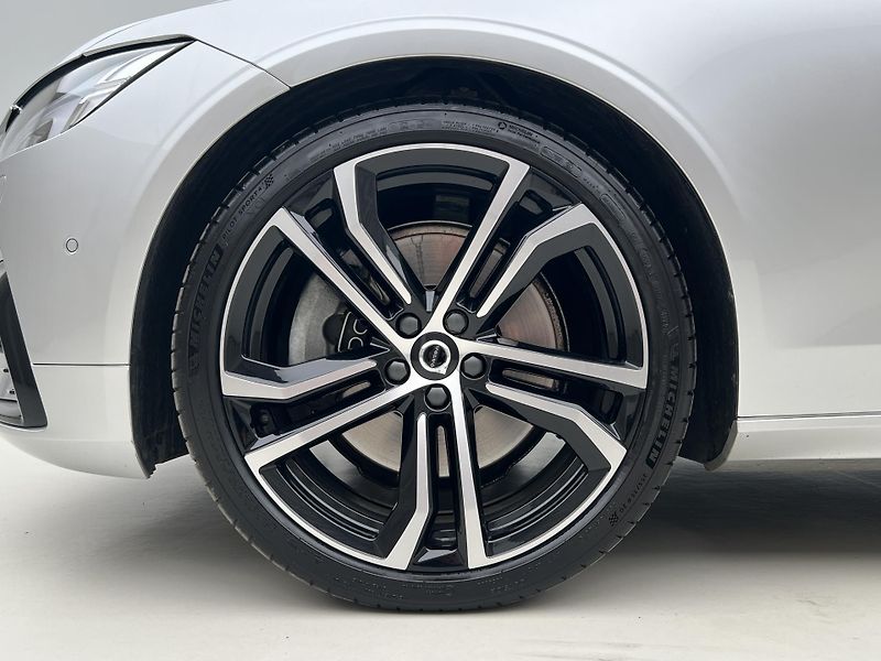 Volvo S90 B6 AWD R-Design - fotka 15 z 49