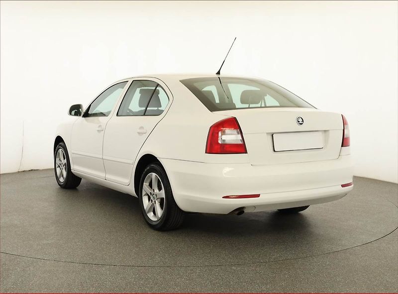 Škoda Octavia (2012) Ambition 1.2 TSI, Tempomat - fotka 4 z 12
