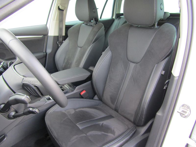 Škoda Octavia IV FL Combi Top Selection 2.0 - fotka 18 z 30