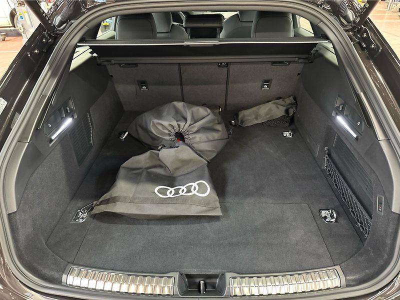 Audi A6 (2026) Avant e-hybrid quattro 220kW - fotka 14 z 25