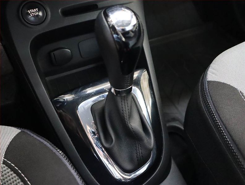 Renault Captur (2014) 1.2 TCe, Automat, Navi - fotka 13 z 17