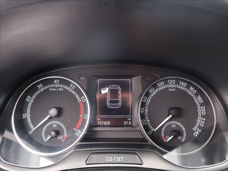 Škoda Fabia 1,0 TSi,70kW,1majČR,serv.k,DPH - fotka 11 z 28