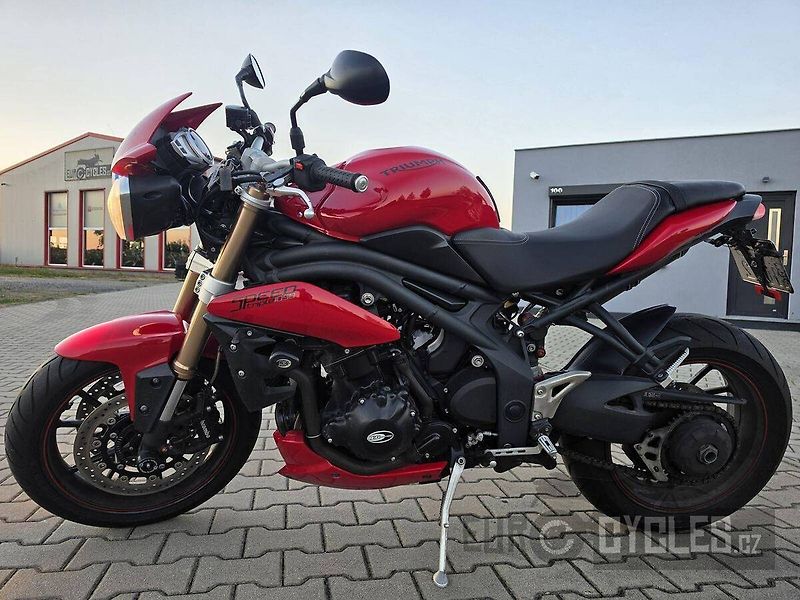 Triumph Speed Triple (2015) - fotka 13 z 19