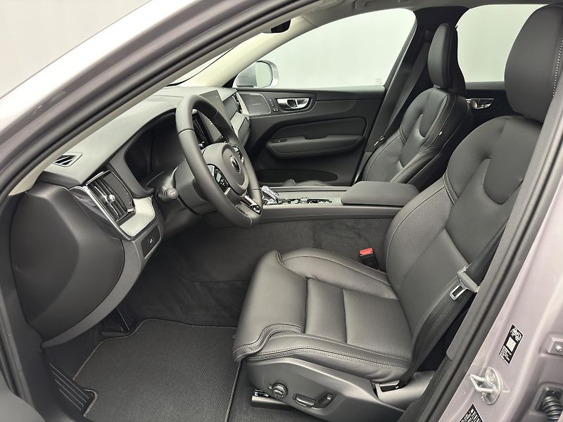Volvo XC60 (2026) B5 AWD AUT BRIGHT PLUS - fotka 3 z 30