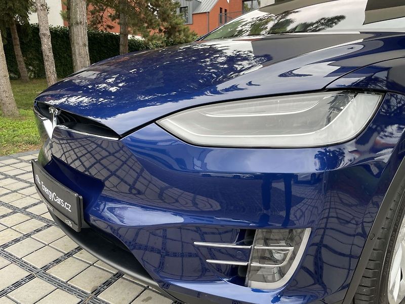 Tesla Model X 90D AWD, 7míst, tažné zařízení - fotka 6 z 43