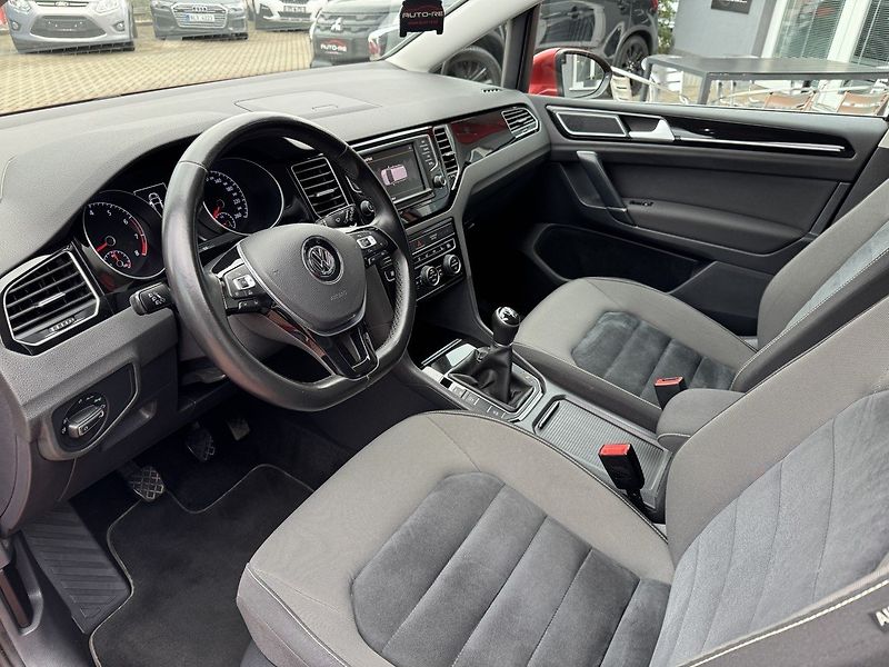 Volkswagen Golf Sportsvan (2016) 1.4TSi HighLine Xenony Navi - fotka 22 z 48