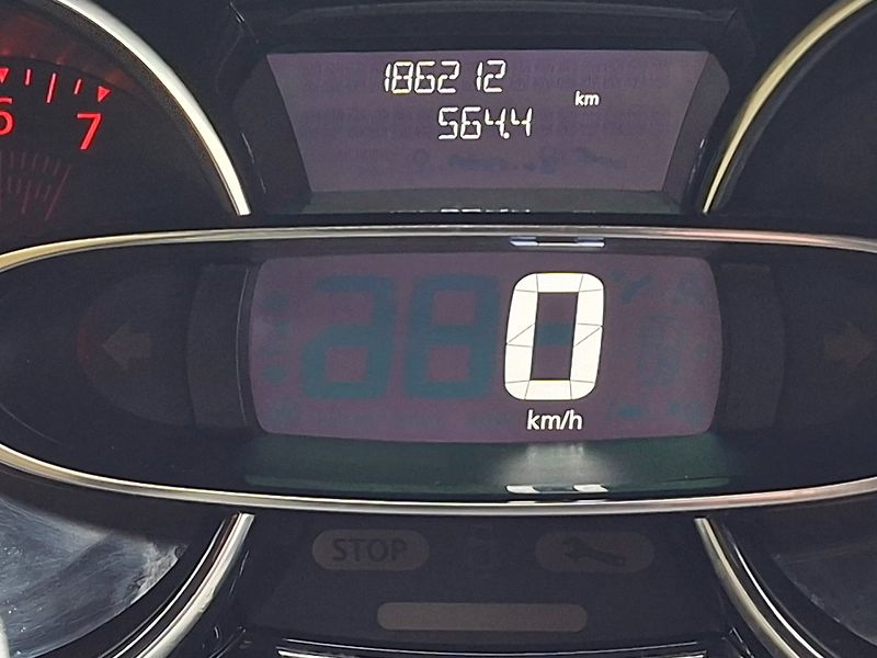Renault Clio (2017) GT 1.2i 54kW LIMITED - fotka 15 z 25