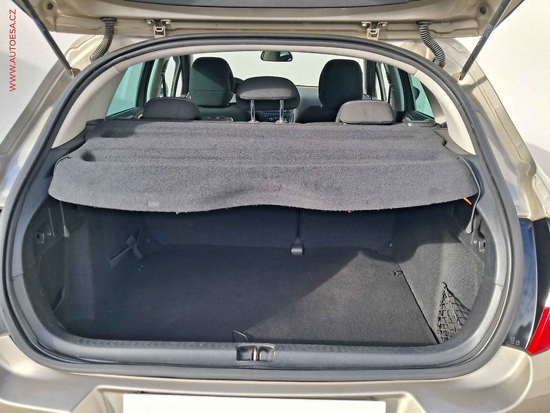 Citroën C4 (2012) 1.4VTi, ČR, AC, temp - fotka 7 z 16