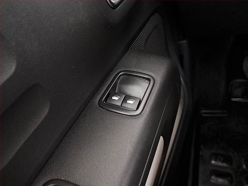 Citroën C3 (2019) 1.2 PureTech, ČR,1.maj - fotka 16 z 17