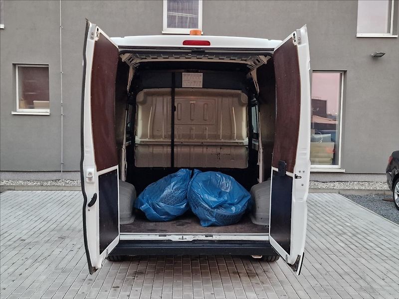 Citroën Jumper 2.2HDi L2H2 103kW,6míst,1.Maj - fotka 30 z 41