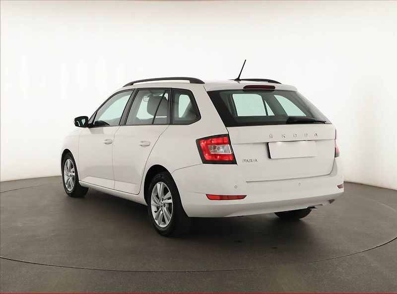 Škoda Fabia (2022) Ambition 1.0 TSI, ČR,1.maj - fotka 4 z 15