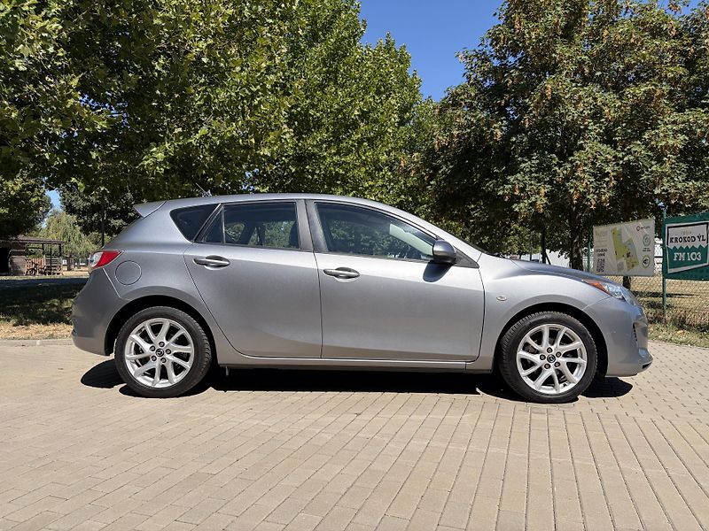 Mazda 3 1.6 Edition - fotka 13 z 31
