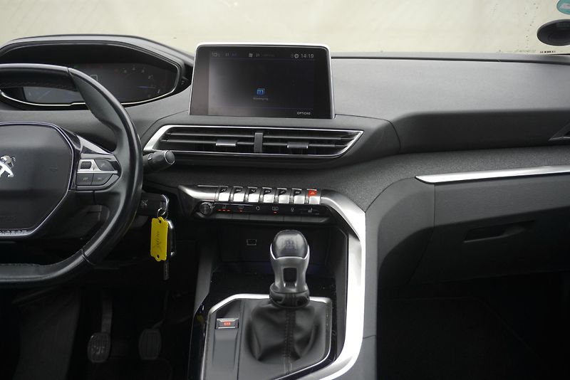 Peugeot 5008 (2020) 5008  1,2I 96 kW ALLURE 7 MÍST - fotka 22 z 32