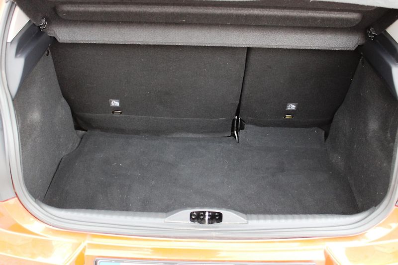 Citroën C3 (2017) 1,2i KLIMA TEMPOMAT EL.OKNA - fotka 18 z 20