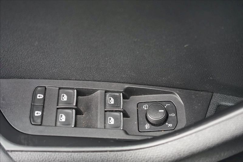 Škoda Karoq (2019) TSI 110 kW Style DSG - Webasto - fotka 23 z 26