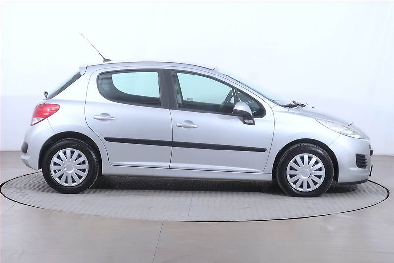 Peugeot 207 (2010) 1.4 HDI, nová STK, rezervace - fotka 6 z 16