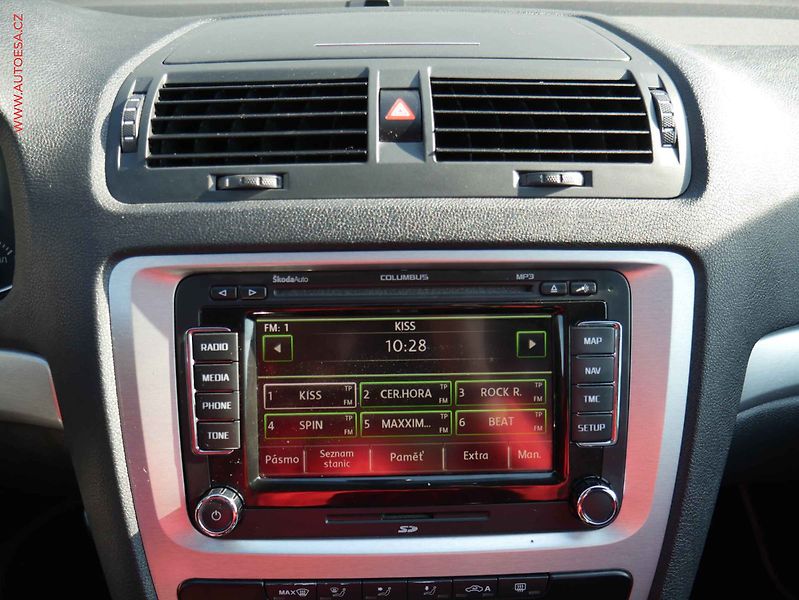 Škoda Octavia (2011) 2.0TSI, RS, DSG, navi - fotka 14 z 17