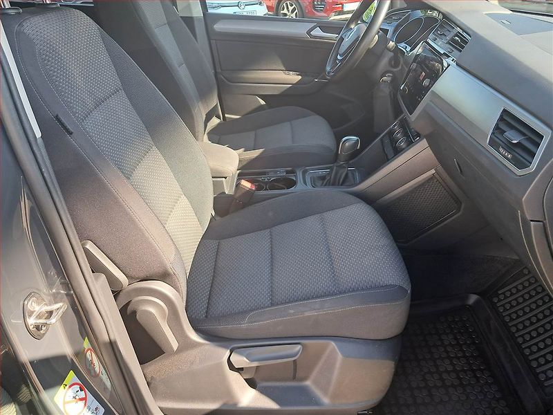 Volkswagen Touran (2020) 1.5 TSI - fotka 9 z 24