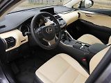 Lexus NX 300h.