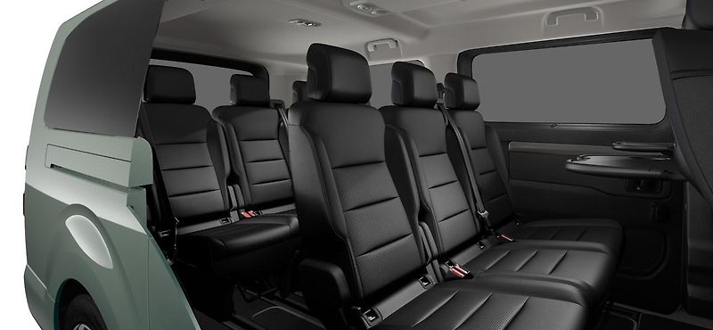 Peugeot Traveller (2026) Allure Long 2.2 BlueHDi 180 AT - fotka 9 z 9