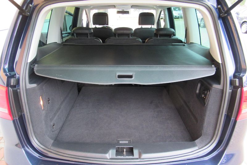 Volkswagen Sharan 2.0 TDi 4x4 TAŽNÉ NA 2,4t - fotka 22 z 34